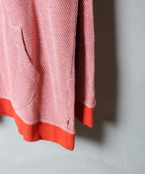 roial（ロイアル）の「FL212 / ROIAL(ロイアル) フロントブランドロゴ ダメージテイスト ユニセックスサイジング ラグラン プルオーバーパーカー（パーカー・メンズ・レッド系その他/ブラック/グレー/ブルー・MEDIUM/LARGE/SMALL）」の11枚目の写真