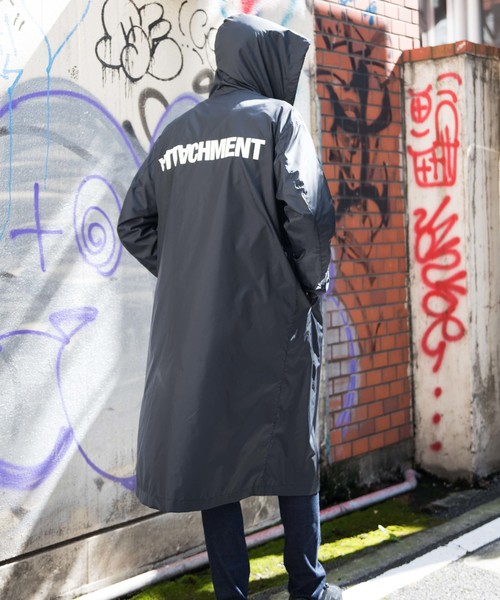 ATTACHMENT(アタッチメント)の「【ATTACHMENT】《WEB限定》リバースロゴプリントフーデッドロングコート(ナイロンジャケット・メンズ・ネイビー/ブラック・1/2/3)」の17枚目の写真