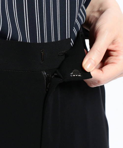 NARACAMICIE(ナラカミーチェ)の「《セットアップスーツ対応》ナチュラルストレッチテーパードパンツ(その他パンツ・レディース・ブラック/グレー・SMALL/MEDIUM/LARGE)」の6枚目の写真