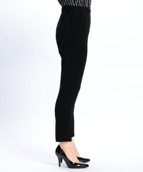 NARACAMICIE(ナラカミーチェ)の「《セットアップスーツ対応》ナチュラルストレッチテーパードパンツ(その他パンツ・レディース・ブラック/グレー・SMALL/MEDIUM/LARGE)」の11枚目の写真