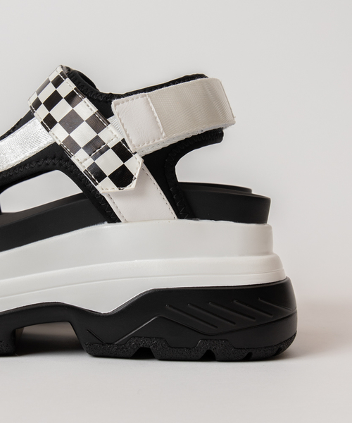 WEGO（ウィゴー）の「WEGO/厚底テープスポーツサンダル（サンダル・レディース・ホワイト/ブラック/その他1/パープル・LARGE/MEDIUM）」の14枚目の写真