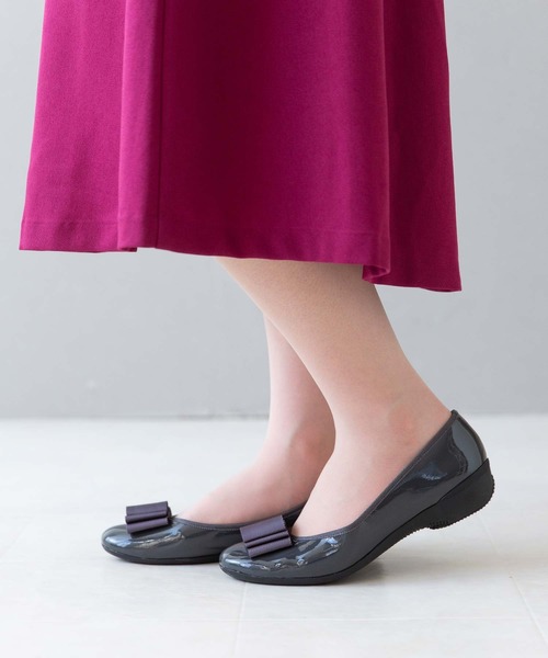 welleg(ウェレッグ)の「選べる2タイプ オフィスパンプス 3.5cmヒール(パンプス・レディース・グレー系その他/ブラック系その他/ブルー系その他/ベージュ系その他・22.5cm/22.0cm/24.0cm/23.0cm/23.5cm/24.5cm)」の3枚目の写真