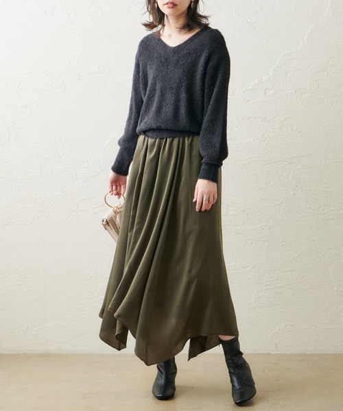 natural couture(ナチュラルクチュール)の「【WEB限定カラー有り】シャギーニット×ヴィンテージサテンスカートセット(セットアップ)」|ブラック