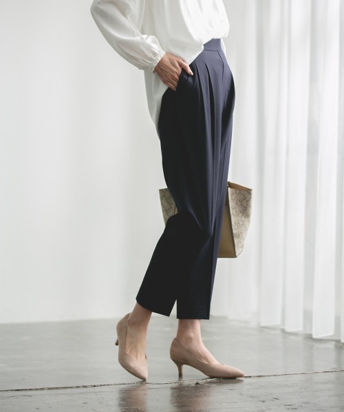 GLOBAL WORK(グローバルワーク)の「ウツクシルエットテーパードパンツ/917023(その他パンツ・レディース・ライトグリーン/アイボリー/グレー系その他/ブラック/ベージュ/ネイビー/ライトブルー/ピンク/ブラウン/グレー/ベージュ系その他/グレー系その他5・SMALL/MEDIUM/LARGE/X-LARGE/XX-LARGE/X-SMALL)」の11枚目の写真