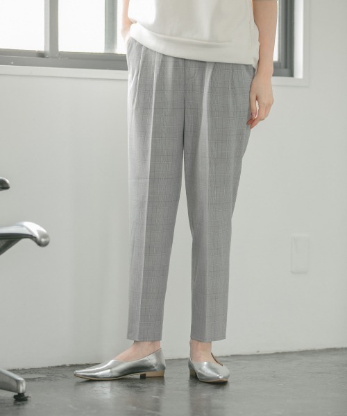 GLOBAL WORK(グローバルワーク)の「ウツクシルエットテーパードパンツ/917023(その他パンツ・レディース・ライトグリーン/アイボリー/グレー系その他/ブラック/ベージュ/ネイビー/ライトブルー/ピンク/ブラウン/グレー/ベージュ系その他/グレー系その他5・SMALL/MEDIUM/LARGE/X-LARGE/XX-LARGE/X-SMALL)」の5枚目の写真