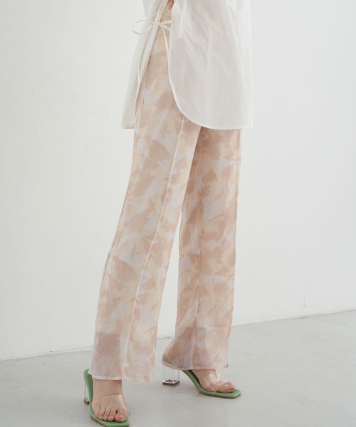 earth music&ecology（アースミュージックアンドエコロジー）の「シアーマーブルセミフレアパンツ　＊（その他パンツ・レディース・ピンク/ライトグリーン/ブルー・FREE）」の3枚目の写真