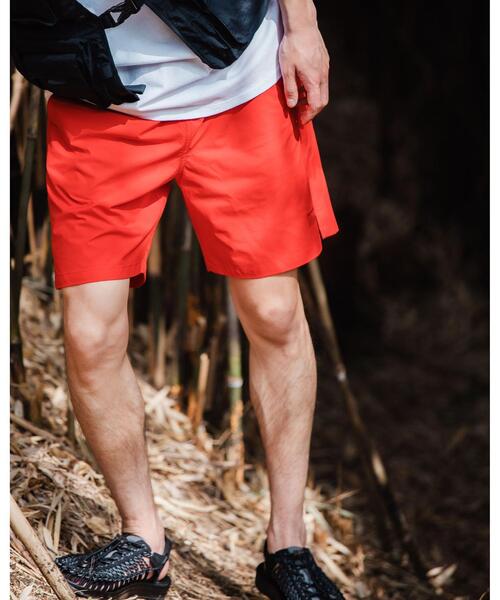 DAIWA（ダイワ）の「【別注】＜DAIWA×green label relaxing＞ アクティブ ショート パンツ（その他パンツ・メンズ・ダークグレー/レッド/ブラック/ベージュ・MEDIUM/SMALL/LARGE）」の4枚目の写真