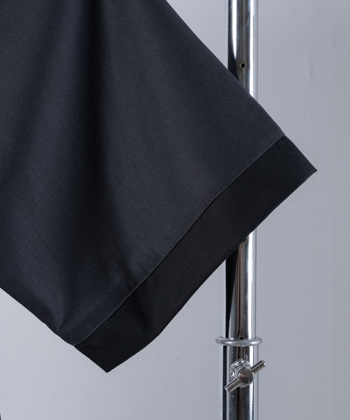 INTER FACTORY(インターファクトリー)の「ファッションインフルエンサーこーせ - スイッチングハーフジップシャツ made in INTER FACTORY(シャツ/ブラウス・メンズ・グレー/ブラック×ブルー・MEDIUM/LARGE)」の16枚目の写真