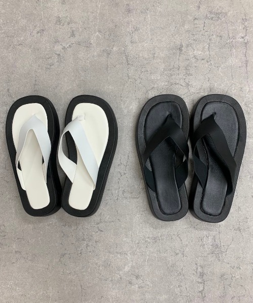 MANGROVE(マングローブ)の「デザイントングサンダル(サンダル・レディース・ホワイト/ブラック・SMALL/MEDIUM/LARGE)」の4枚目の写真