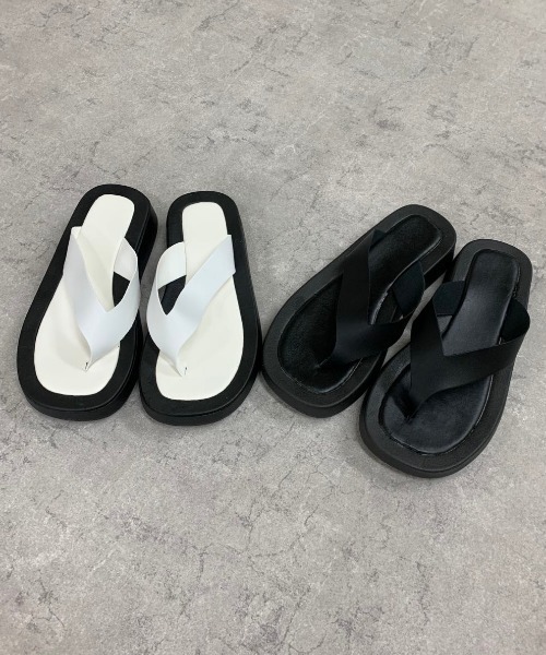 MANGROVE(マングローブ)の「デザイントングサンダル(サンダル・レディース・ホワイト/ブラック・SMALL/MEDIUM/LARGE)」の3枚目の写真