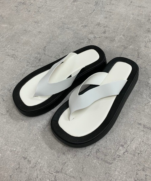 MANGROVE(マングローブ)の「デザイントングサンダル(サンダル・レディース・ホワイト/ブラック・SMALL/MEDIUM/LARGE)」の19枚目の写真