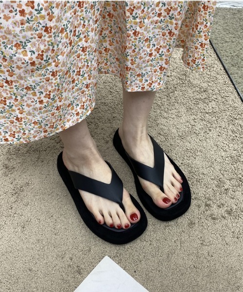 MANGROVE(マングローブ)の「デザイントングサンダル(サンダル・レディース・ホワイト/ブラック・SMALL/MEDIUM/LARGE)」の10枚目の写真