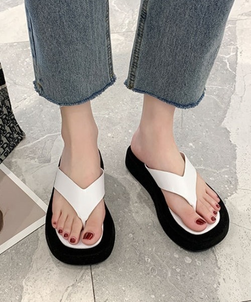 MANGROVE(マングローブ)の「デザイントングサンダル(サンダル・レディース・ホワイト/ブラック・SMALL/MEDIUM/LARGE)」の15枚目の写真