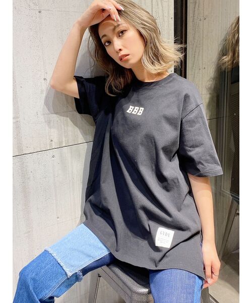GYDA(ジェイダ)の「BBB BIGTシャツ(Tシャツ/カットソー・レディース・ブラック/ベージュ/オフホワイト・FREE)」の2枚目の写真