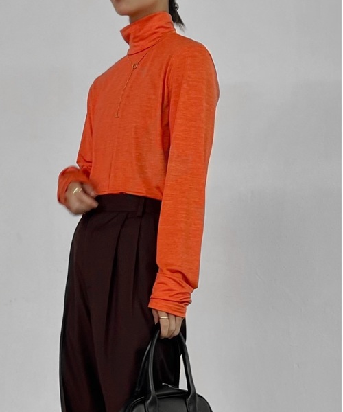 Solace（ソレイス）の「ハイネックストレッチインナートップス（Tシャツ/カットソー・レディース・グリーン/ブラック/オレンジ・FREE）」の15枚目の写真