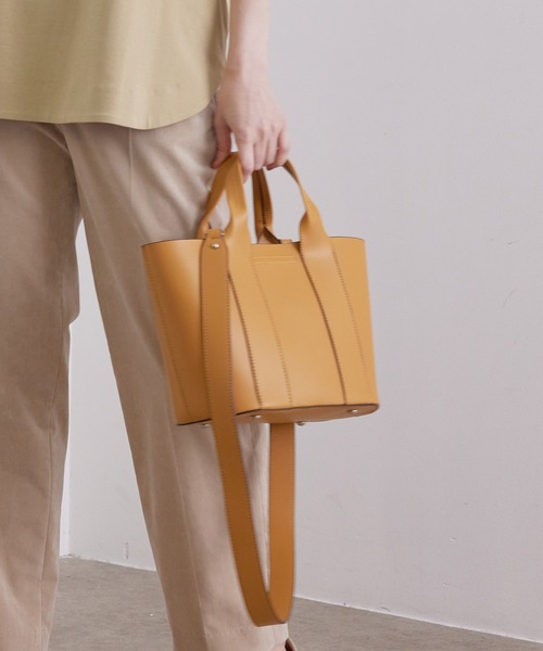 SALON adam et rope'(サロン アダム エ ロペ)の「ポーチ付きフェイクレザートートバッグ(トートバッグ・レディース・ブラック/マスタード/ライトグレー・FREE)」の20枚目の写真