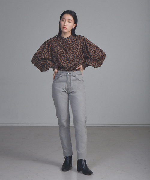 NOMINE(ノミネ)の「【展開店舗限定】カットオフテーパードデニム(デニムパンツ・レディース・ライトグレー/ブルー・X-SMALL/S/M/L)」の11枚目の写真