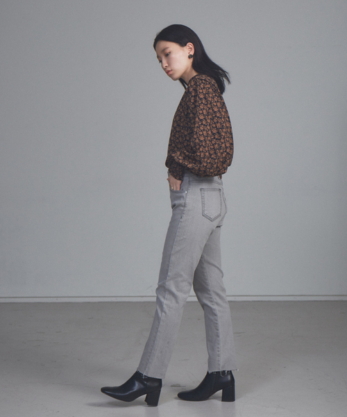 NOMINE(ノミネ)の「【展開店舗限定】カットオフテーパードデニム(デニムパンツ・レディース・ライトグレー/ブルー・X-SMALL/S/M/L)」の12枚目の写真