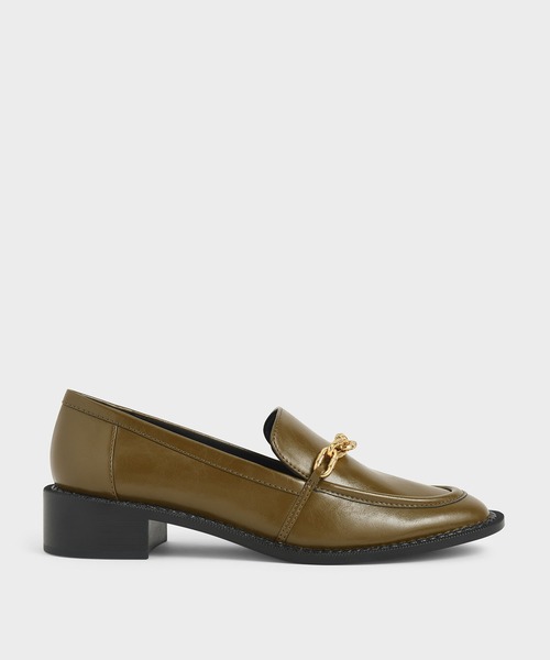 CHARLES & KEITH(チャールズ & キース)の「チャンキーチェーンリンク ローファー / Chunky Chain Link Loafers(ローファー・レディース・ブラック/オリーブ/マルチ/バーガンディー・22.5cm/23cm/23.5cm/24.5cm/25cm/25.5cm)」の1枚目の写真