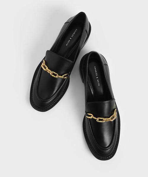 CHARLES & KEITH(チャールズ & キース)の「チャンキーチェーンリンク ローファー / Chunky Chain Link Loafers(ローファー・レディース・ブラック/オリーブ/マルチ/バーガンディー・22.5cm/23cm/23.5cm/24.5cm/25cm/25.5cm)」の5枚目の写真