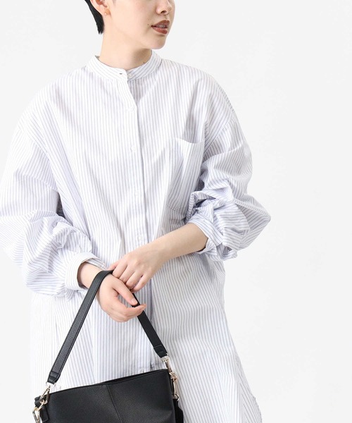 HONEYSUCKLE ROSE（ハニーサックルローズ）の「【HONEYSUCKLE ROSE】バンドカラー長袖シャツ（シャツ/ブラウス・レディース・ホワイト/ホワイト×ネイビー・M/L）」の2枚目の写真