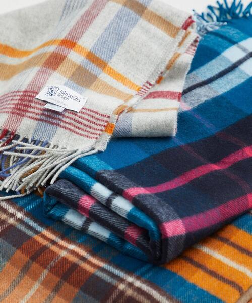 Johnstons of Elgin(ジョンストンズオブエルガン)の「【別注】<Johnstons of Elgin>カシミヤ×ウールチェック ストール(ストール/ショール・レディース・ライトグレー/ダークグリーン/モカ・FREE)」の10枚目の写真