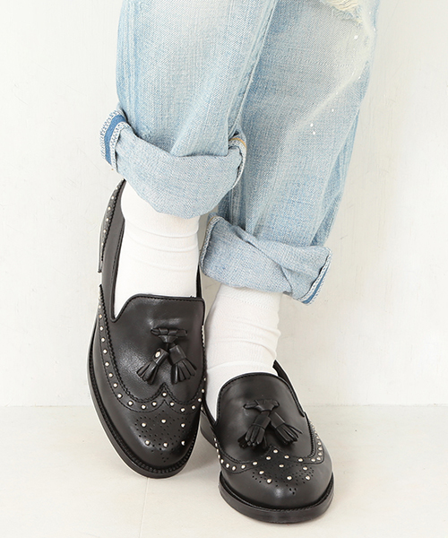 bellini（ベリーニ）の「BELLINI / スタッズ ウィングチップ ローファー（ドレスシューズ・レディース・ホワイト/ブラック・38/39/35/37/36）」の2枚目の写真