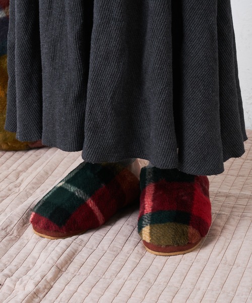 BIRTHDAY BAR（バースデイバー）の「チェックファー ルームシューズ（ルームシューズ/スリッパ・レディース・ブラウン/イエロー/グレー/グリーン・フリー）」の15枚目の写真