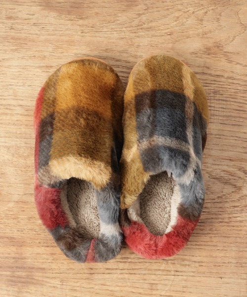 BIRTHDAY BAR（バースデイバー）の「チェックファー ルームシューズ（ルームシューズ/スリッパ・レディース・ブラウン/イエロー/グレー/グリーン・フリー）」の6枚目の写真