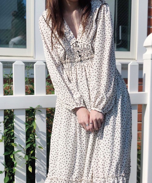 Banner Barrett（バナーバレット）の「【Lili Lurex】花柄フレアワンピース（ワンピース・レディース・ネイビー/アイボリー・38）」の5枚目の写真