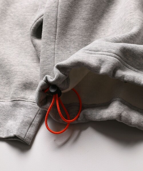 FREAK'S STORE（フリークスストア）の「WEB限定 KELTY×FREAK'S STORE/ケルティ 別注 ワンポイント ヴィンテージロゴ ボトルネックスウェット/ハイネック/ビッグシルエット（スウェット・メンズ・ブラック/グレー/ブラウン/ダークグリーン/グレイッシュブルー・SMALL/MEDIUM/LARGE/X-LARGE）」の13枚目の写真