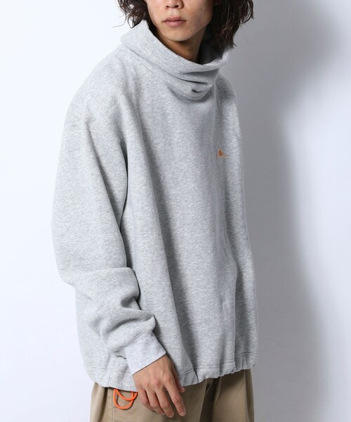 FREAK'S STORE（フリークスストア）の「WEB限定 KELTY×FREAK'S STORE/ケルティ 別注 ワンポイント ヴィンテージロゴ ボトルネックスウェット/ハイネック/ビッグシルエット（スウェット・メンズ・ブラック/グレー/ブラウン/ダークグリーン/グレイッシュブルー・SMALL/MEDIUM/LARGE/X-LARGE）」の10枚目の写真