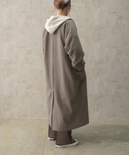 Lull（ルル）の「【Lull / ルル】バックスリットチェスターコート（チェスターコート・レディース・ベージュ/ブラック/グリーン/ブルー/モカ・ONESIZE）」の3枚目の写真