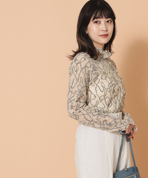 Ray BEAMS(レイビームス)の「Ray BEAMS / 起毛 チュール ハイネック カットソー(Tシャツ/カットソー・レディース・ブラック/ベージュ・ONE SIZE)」の9枚目の写真