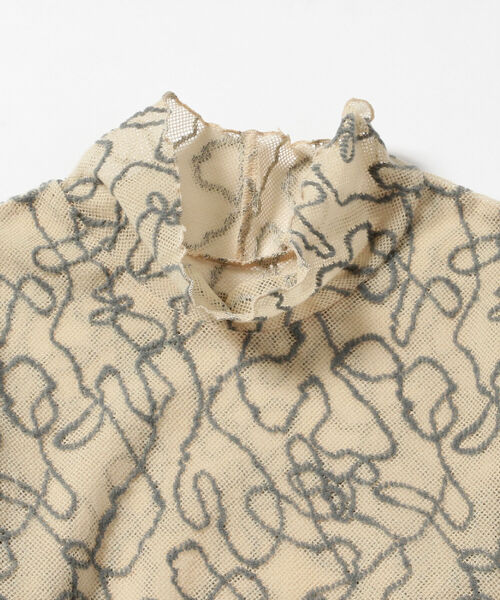 Ray BEAMS(レイビームス)の「Ray BEAMS / 起毛 チュール ハイネック カットソー(Tシャツ/カットソー・レディース・ブラック/ベージュ・ONE SIZE)」の12枚目の写真