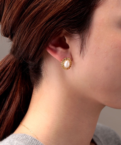 Manon's Selection(マノンズセレクション)の「アンティーク風フェイクパールピアス(ピアス(両耳用)・レディース・ゴールド/シルバー・ONE SIZE)」の5枚目の写真