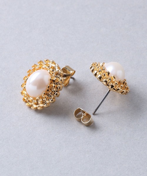 Manon's Selection(マノンズセレクション)の「アンティーク風フェイクパールピアス(ピアス(両耳用)・レディース・ゴールド/シルバー・ONE SIZE)」の7枚目の写真