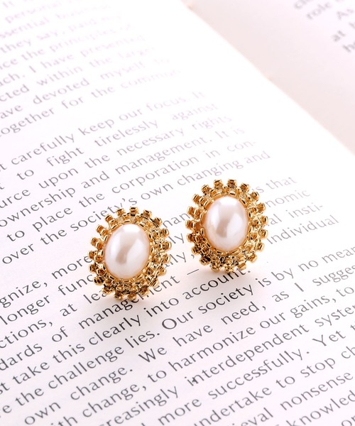 Manon's Selection(マノンズセレクション)の「アンティーク風フェイクパールピアス(ピアス(両耳用)・レディース・ゴールド/シルバー・ONE SIZE)」の8枚目の写真