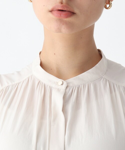 AG by aquagirl（エージーバイアクアガール）の「◆パウダーサテンバンドカラーブラウス【WEB限定サイズ】（シャツ/ブラウス・レディース・アイボリー/ダークオレンジ/ブルー/ネイビー・36/38/40）」の15枚目の写真