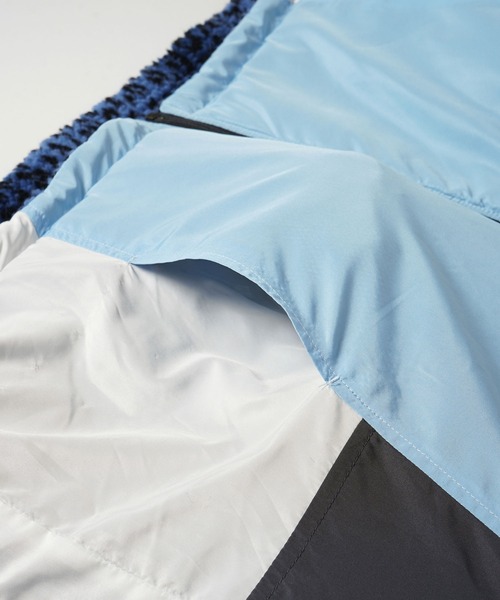 X-girl（エックスガール）の「REVERSIBLE BOA FLEECE JACKET（ナイロンジャケット・レディース・ライトブルー/ブラック/イエロー・S/M）」の8枚目の写真