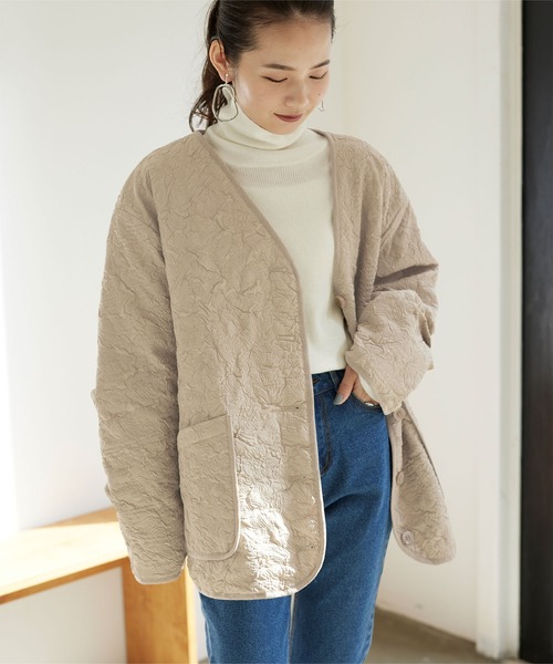 titivate(ティティベイト)の「ジャガードキルティングコート(ノーカラーコート・レディース・ベージュ/カーキ/アイボリー・S/M)」の1枚目の写真