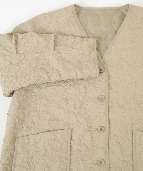 titivate(ティティベイト)の「ジャガードキルティングコート(ノーカラーコート・レディース・ベージュ/カーキ/アイボリー・S/M)」の13枚目の写真