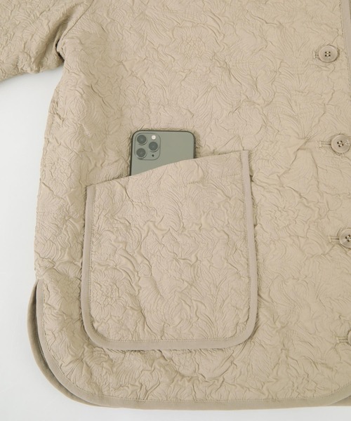 titivate(ティティベイト)の「ジャガードキルティングコート(ノーカラーコート・レディース・ベージュ/カーキ/アイボリー・S/M)」の5枚目の写真