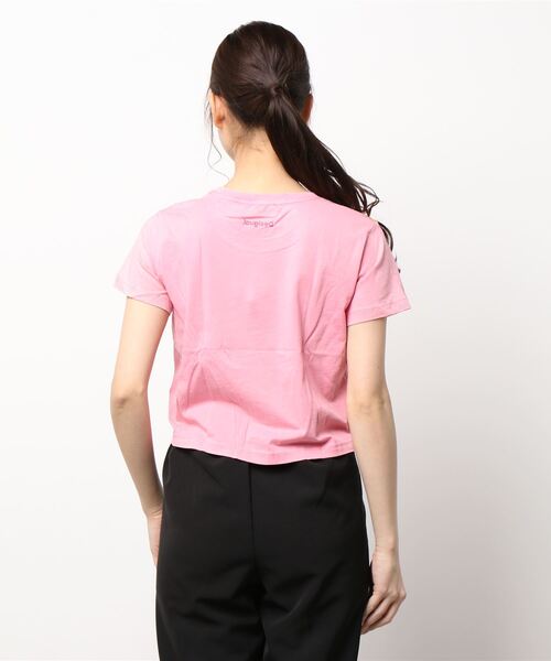 Desigual(デシグアル)の「Beaded Face Photo Crop Tee / ビーズフェイスフォトクロップティー(Tシャツ/カットソー・レディース・レッド・M/S/XL/L/XS)」の3枚目の写真