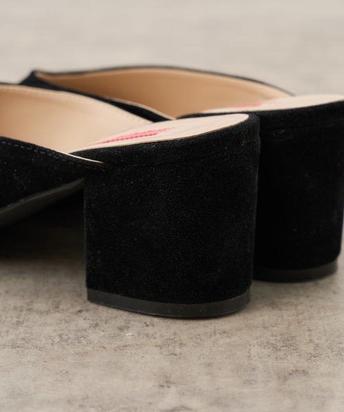 Omekashi(オメカシ)の「とんがりミュール(パンプス・レディース・ブラック/アイボリー・37/38/36)」の13枚目の写真