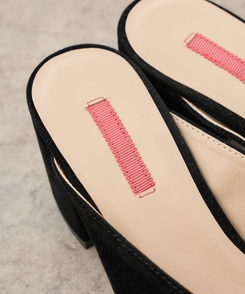 Omekashi(オメカシ)の「とんがりミュール(パンプス・レディース・ブラック/アイボリー・37/38/36)」の15枚目の写真