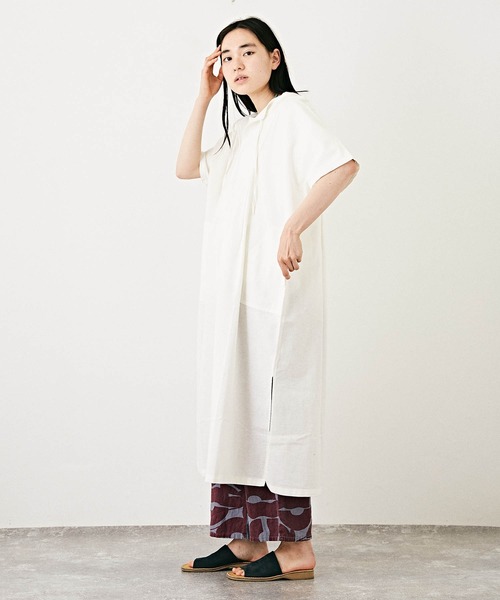 TOBILA（トビラ）の「インド綿麻 スラブローン カフタンワンピース（シャツワンピース・レディース・ピンク/ホワイト/ブラウン・M）」の6枚目の写真