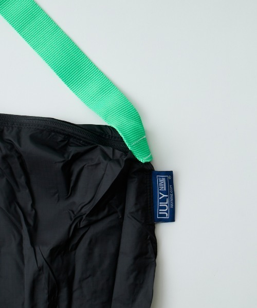 JULY NINE（ジュライナイン）の「[JULY NINE/ジュライナイン] 別注 SEQUEL ナイロンショルダーバッグ（ショルダーバッグ・レディース・ホワイト/ブラック/グレー・ONE SIZE）」の17枚目の写真