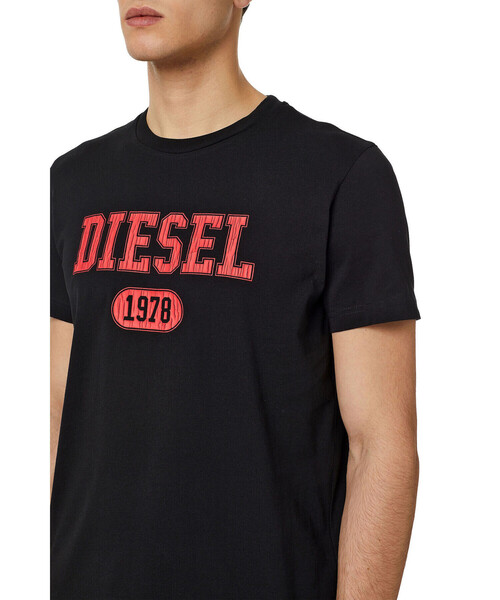 DIESEL（ディーゼル）の「メンズ Tシャツ クラック加工 サステナブル（Tシャツ/カットソー・メンズ・ホワイト/ブラック/杢グレー/レッド・LARGE/X-LARGE/X-SMALL/XX-LARGE/XXX-LARGE/SMALL/MEDIUM）」の20枚目の写真