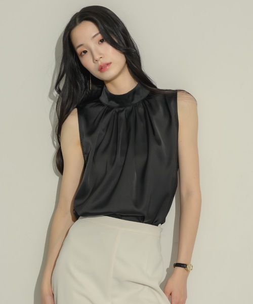 NEUNA(ヌナ)の「【高見えゴージャスなブラウス】ノースリボリュームタックブラウス(シャツ/ブラウス・レディース・ホワイト/ブラック/グレイッシュベージュ/ライトグレー/アイボリー・FREE)」の15枚目の写真